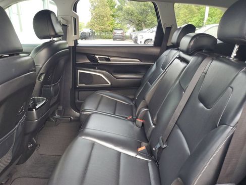 Used 2022 Kia Telluride LX AWD/4WD image 9