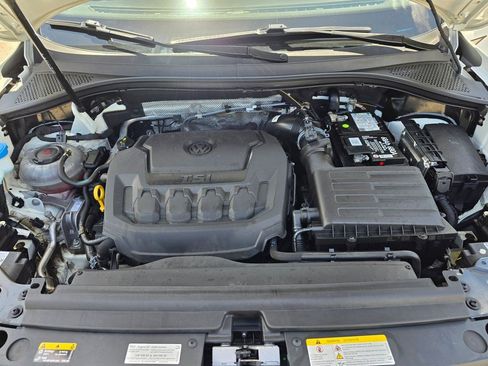 Used 2024 Volkswagen Tiguan SE FWD image 12