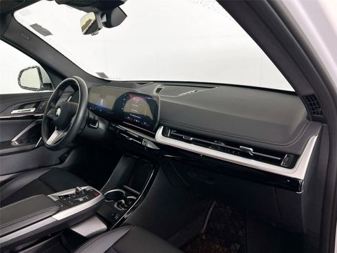 Used 2025 BMW X1 xDrive28i w/ Technology Package image 27
