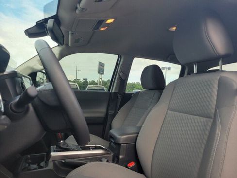 Used 2023 Toyota Tacoma SR5 RWD image 11