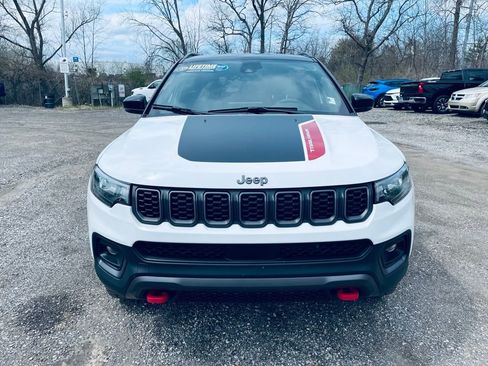 Used 2025 Jeep Compass Trailhawk image 10