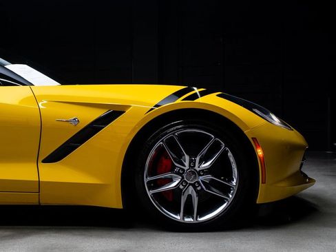 Used 2015 Chevrolet Corvette Stingray Convertible w/ 3LT Preferred Equipment Group RWD image 14