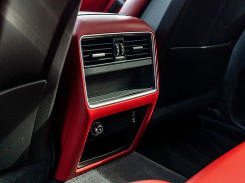 Used 2020 Porsche Cayenne image 43