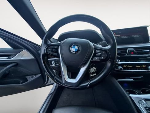 Used 2018 BMW 530e w/ Premium Package RWD image 12