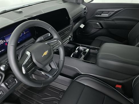 New 2025 Chevrolet Silverado EV LT image 79