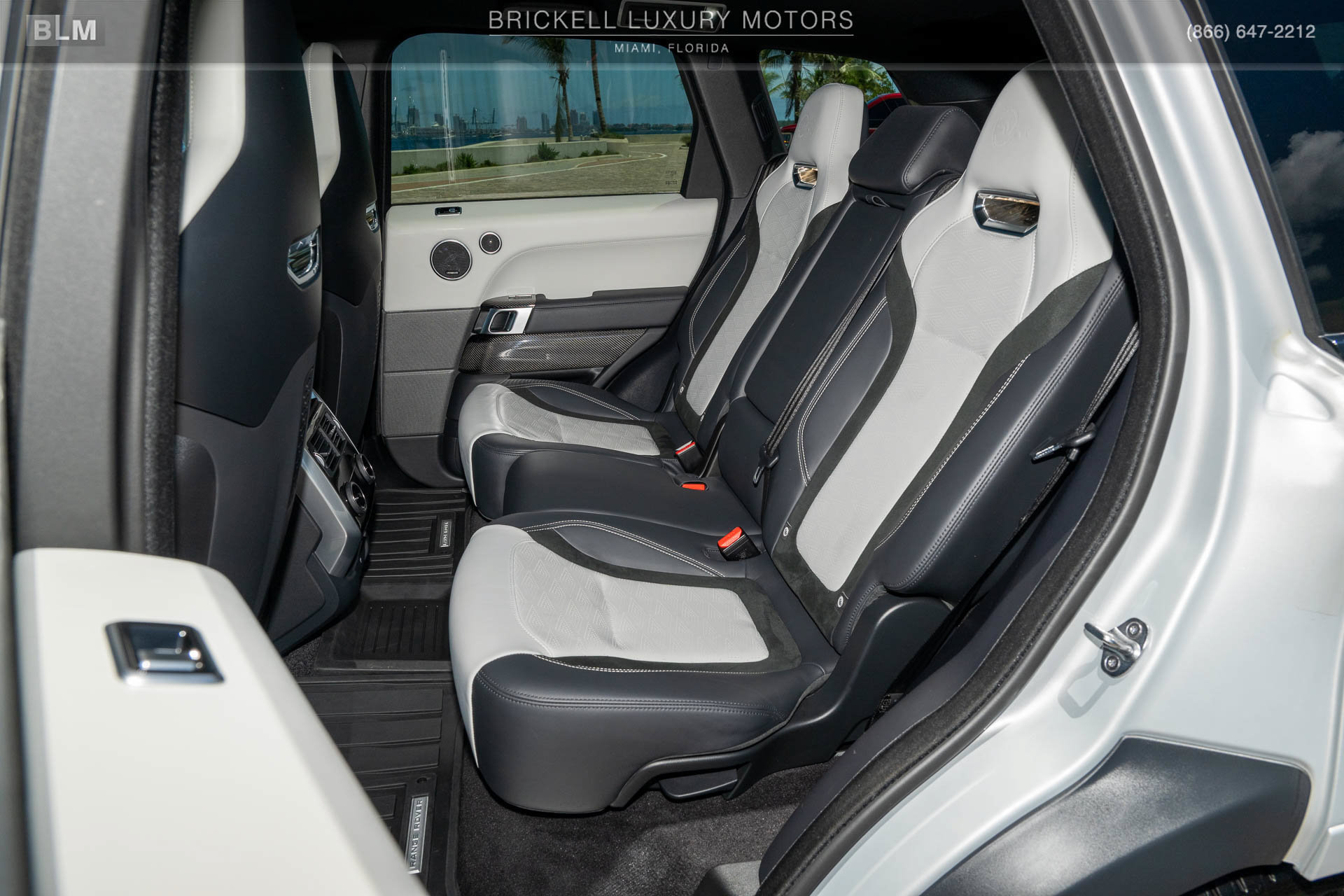 Used 2022 Land Rover Range Rover Sport SVR Carbon Edition AWD/4WD image 8