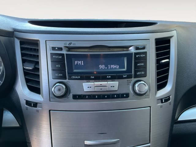 Used 2013 Subaru Outback 2.5i Premium AWD/4WD image 15
