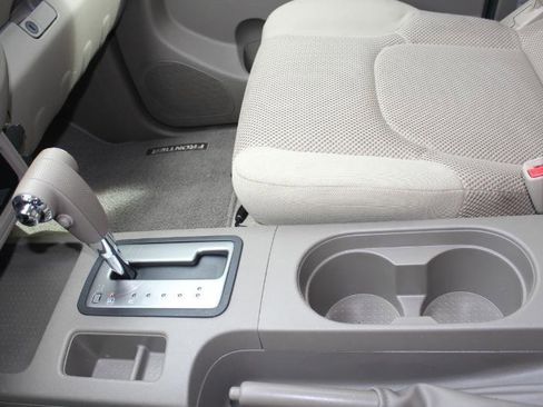 Used 2014 Nissan Frontier SV image 26