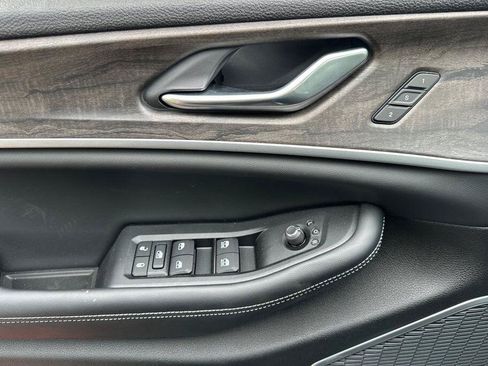 New 2026 Jeep Grand Cherokee L Limited AWD/4WD image 11