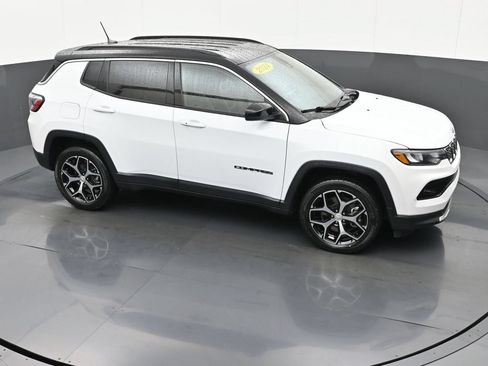 Used 2024 Jeep Compass Limited AWD/4WD image 38