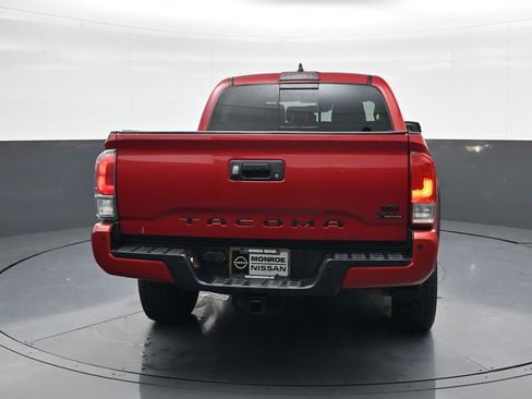Used 2022 Toyota Tacoma TRD Off-Road image 6
