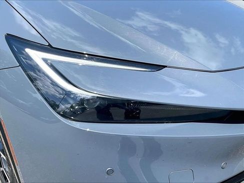 Used 2024 Toyota Prius Prime FWD image 31