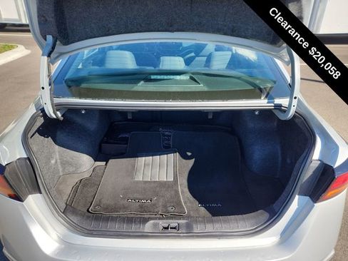 Used 2024 Nissan Altima 2.5 SV w/ SV Premium Package image 29