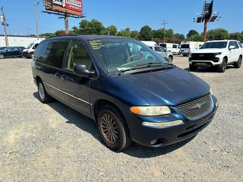 Used 2000 Chrysler Town & Country LXi FWD image 6