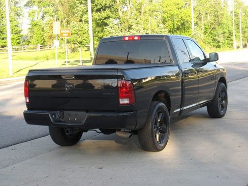 Used 2018 RAM 1500 Express w/ Black Ram 1500 Express Group AWD/4WD image 12