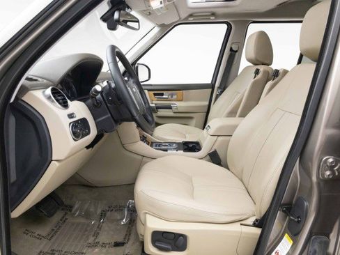 Used 2016 Land Rover LR4 HSE image 16