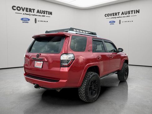 Used 2016 Toyota 4Runner SR5 AWD/4WD image 4