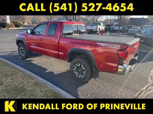 Used 2019 Toyota Tacoma TRD Off-Road image 7