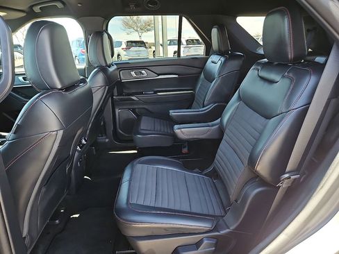 Used 2025 Ford Explorer ST-Line image 10