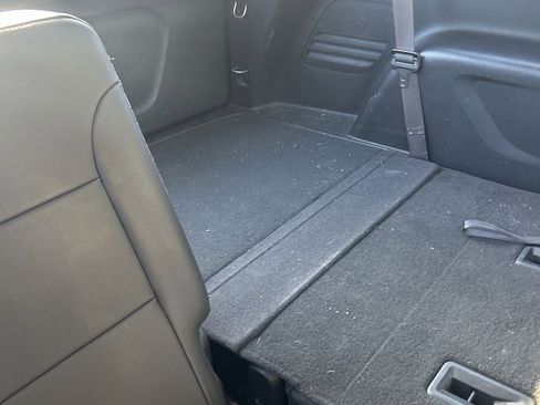 Used 2020 Chevrolet Traverse RS image 16