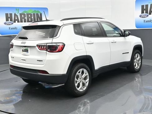 Used 2024 Jeep Compass Latitude AWD/4WD image 5