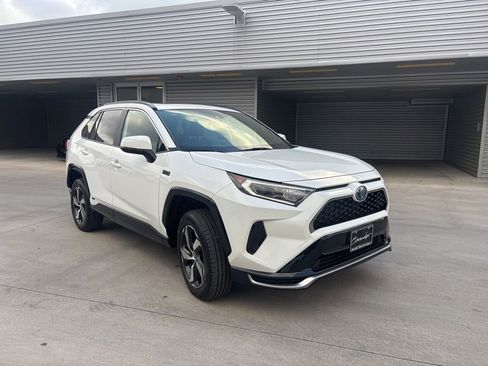 Used 2021 Toyota RAV4 SE w/ Weather & Moonroof Package image 3