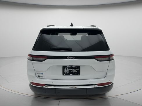 Used 2023 Jeep Grand Cherokee 4WD 4xe image 6