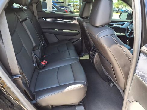 Certified 2025 Cadillac XT5 Premium Luxury w/ Technology Package FWD image 13