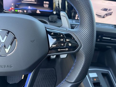 Used 2024 Volkswagen Golf R 2.0T image 19