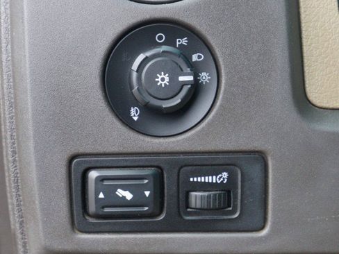 Used 2010 Ford F150 XLT image 15