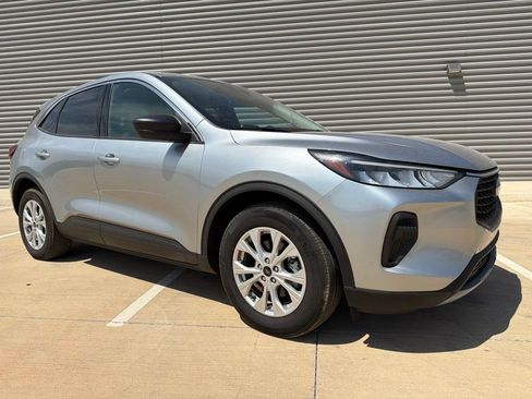 Used 2024 Ford Escape Active FWD image 1