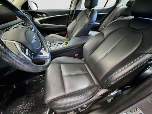 Used 2022 Genesis G70 2.0T RWD image 11