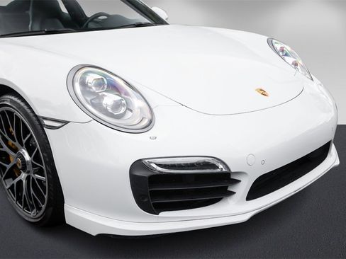 Used 2015 Porsche 911 Turbo S image 9
