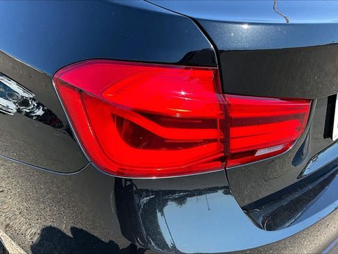 Used 2018 BMW 330e w/ Premium Package RWD image 28