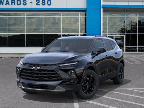 New 2025 Chevrolet Blazer LT image 6