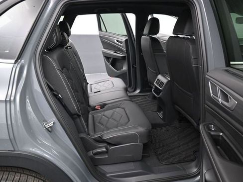 New 2026 Volkswagen Atlas Cross Sport SE image 13