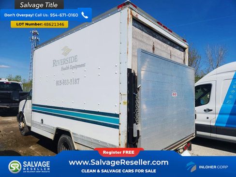 Used 2011 GMC Savana 3500 RWD image 3