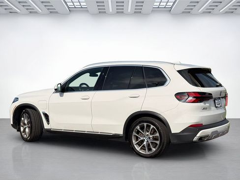 Used 2025 BMW X5 xDrive50e AWD/4WD image 2