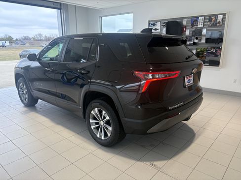 Used 2025 Chevrolet Equinox LT image 3