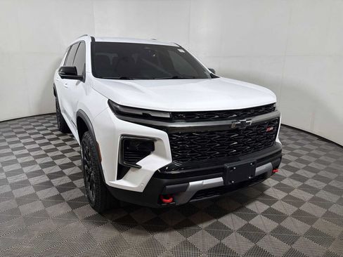 Used 2024 Chevrolet Traverse Z71 w/ Enhanced Driving Package AWD/4WD image 2