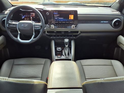 Used 2024 Chevrolet Colorado ZR2 w/ ZR2 Convenience Package III image 9