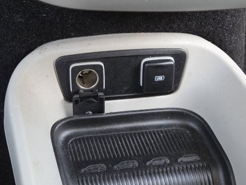 Used 2017 Chrysler Pacifica Touring-L Plus w/ Tire & Wheel Group FWD image 30