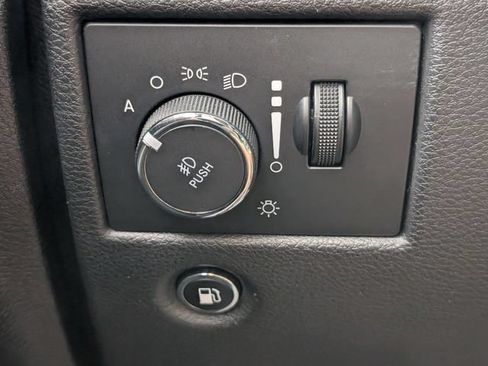 Used 2020 Jeep Grand Cherokee Laredo RWD image 13