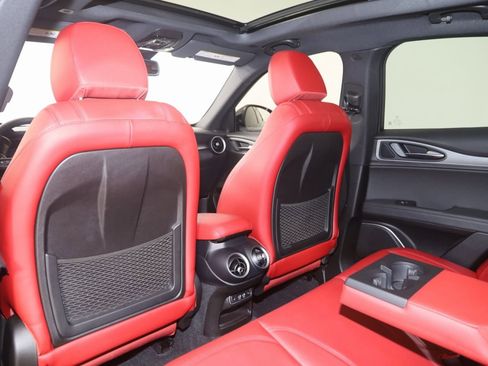 Used 2023 Alfa Romeo Stelvio Veloce image 51