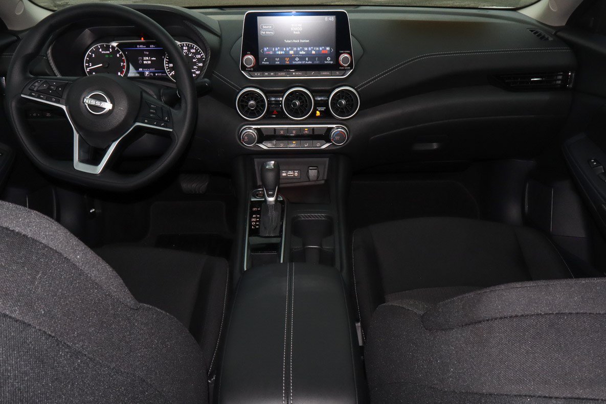 Used 2025 Nissan Sentra SV FWD image 10