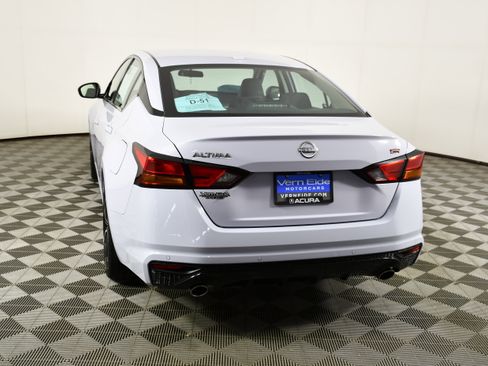 Used 2024 Nissan Altima 2.5 SR FWD image 7