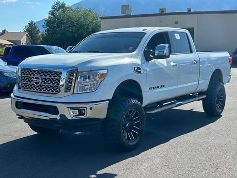 Used 2017 Nissan Titan SL AWD/4WD image 8