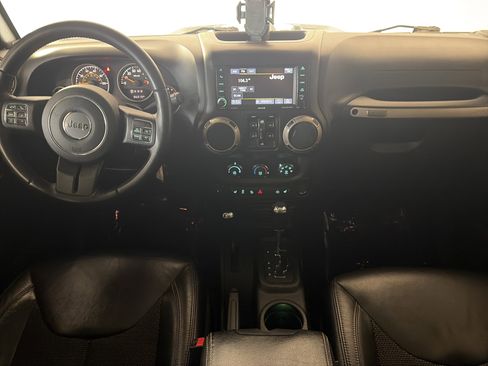 Used 2016 Jeep Wrangler Unlimited Sahara image 17