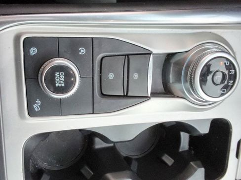 Used 2023 Ford Explorer XLT w/ Equipment Group 202A AWD/4WD image 40