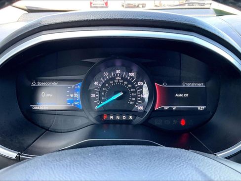 Used 2018 Ford Edge Titanium FWD image 20